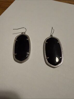 Kendra Scott Elle earrings